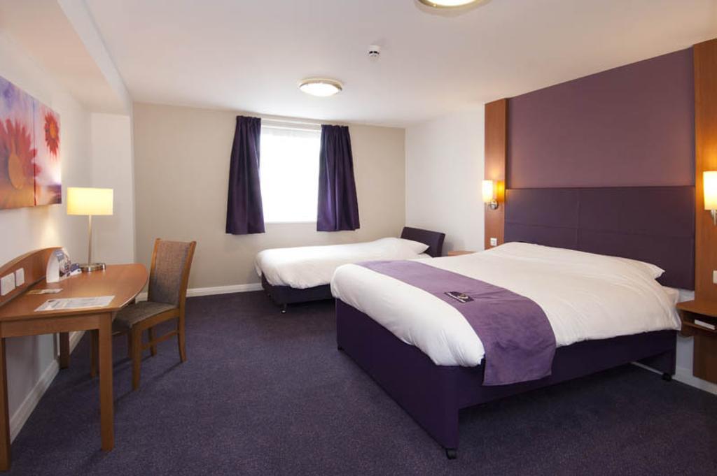 Premier Inn Plymouth City Centre - Sutton Harbour Room photo